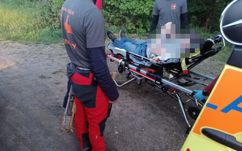 Being Hit by a Car, Getting Lost, and Collapsing in the Börzsöny Mountains (2026.04.18.) - 20260418 kisirtas 1